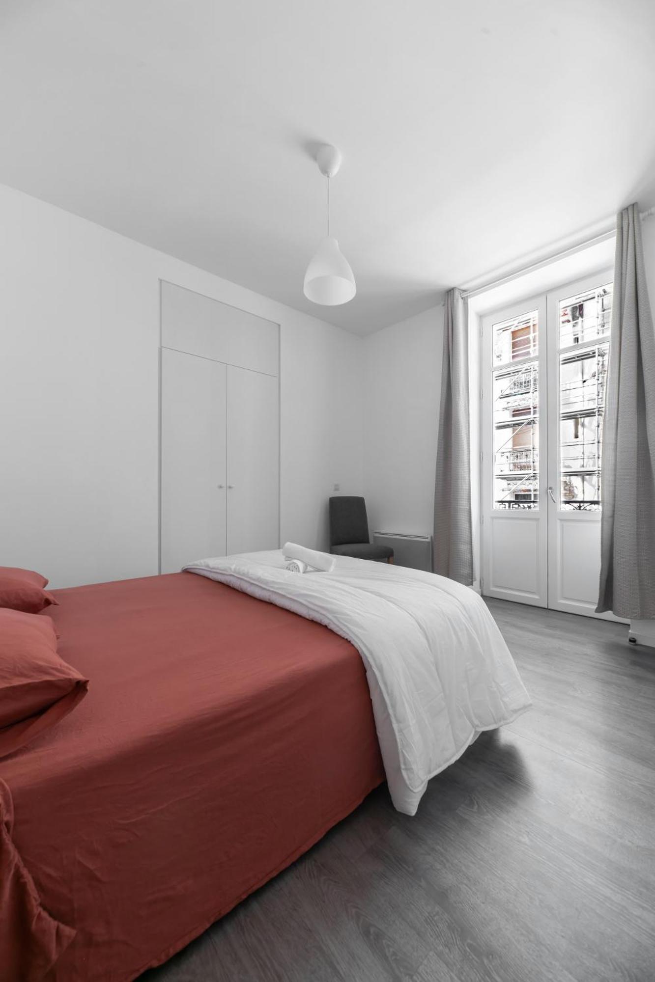 Le Brit - Grand Appartement Design, 3 Chambres, Centre Ville Виши Екстериор снимка