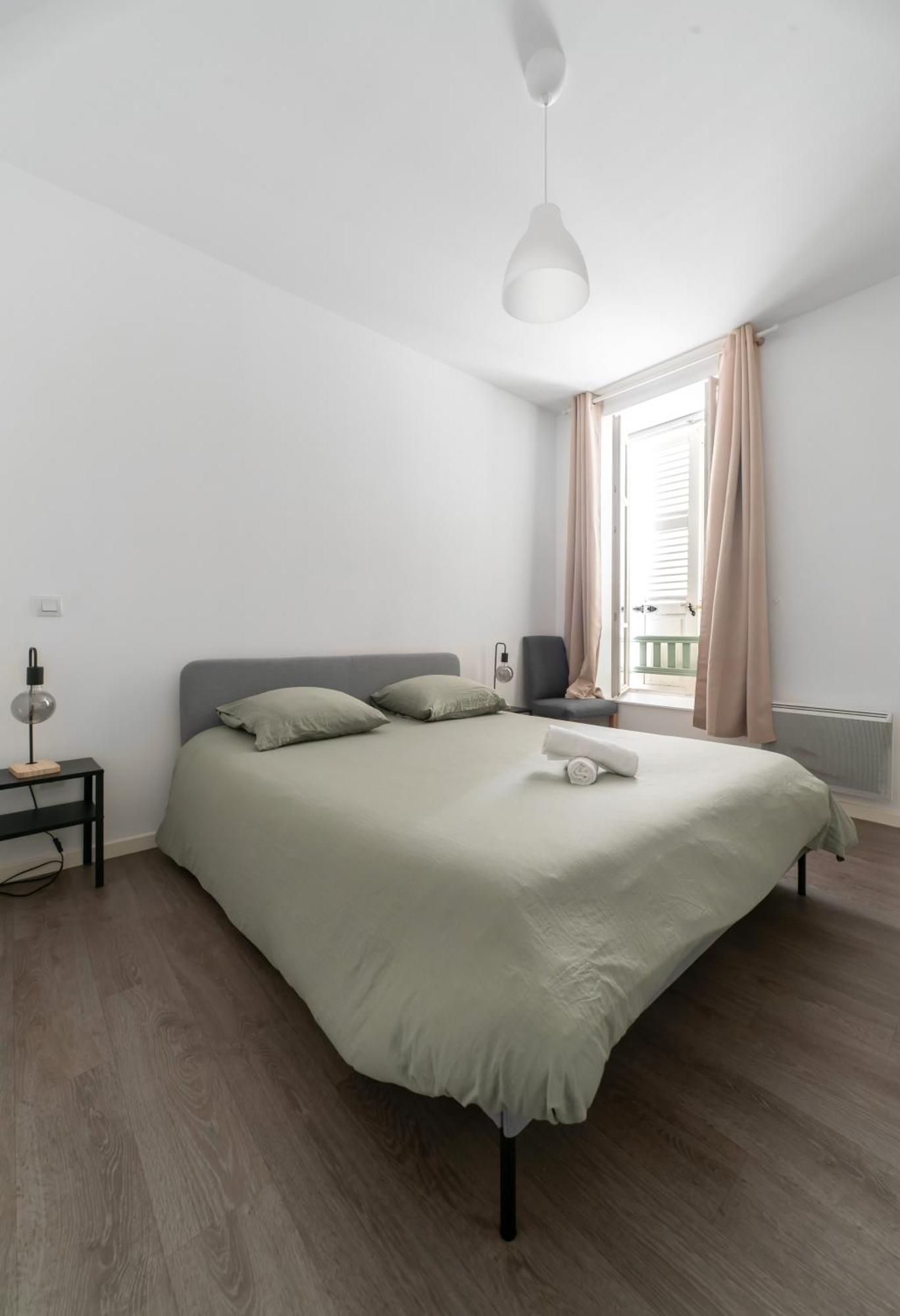 Le Brit - Grand Appartement Design, 3 Chambres, Centre Ville Виши Екстериор снимка