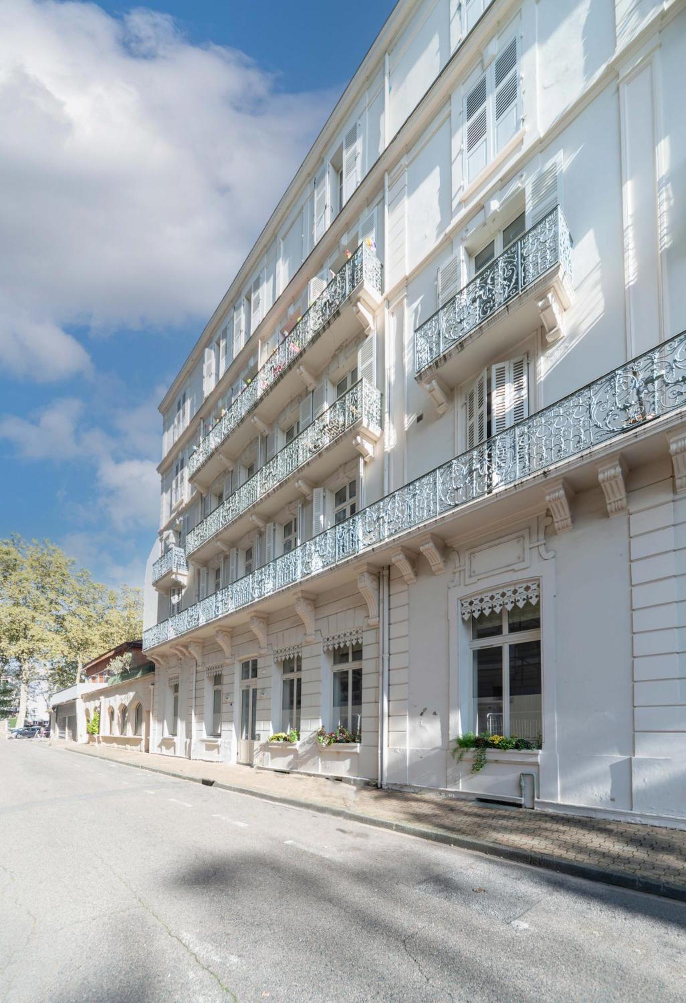 Le Brit - Grand Appartement Design, 3 Chambres, Centre Ville Виши Екстериор снимка