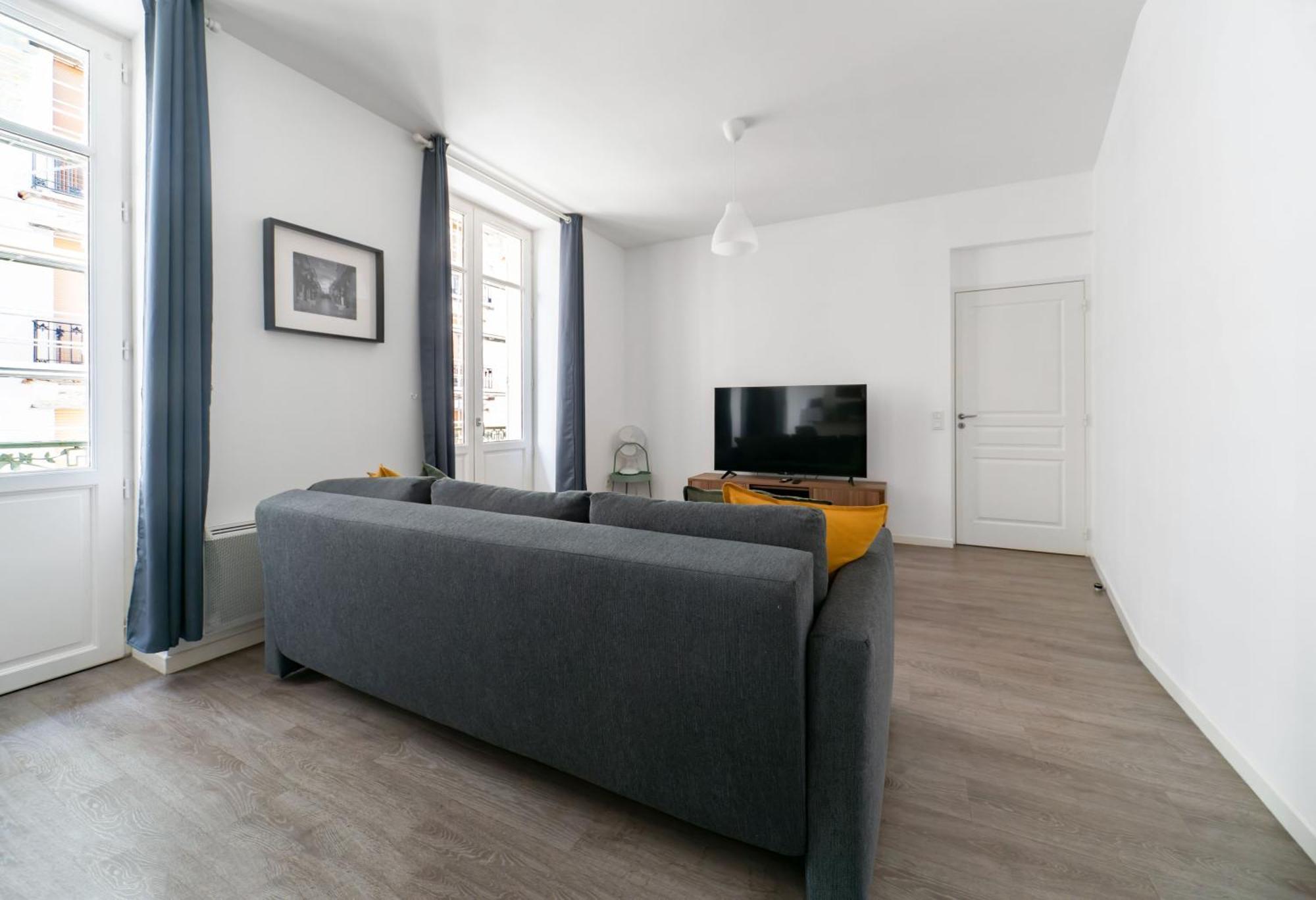 Le Brit - Grand Appartement Design, 3 Chambres, Centre Ville Виши Екстериор снимка